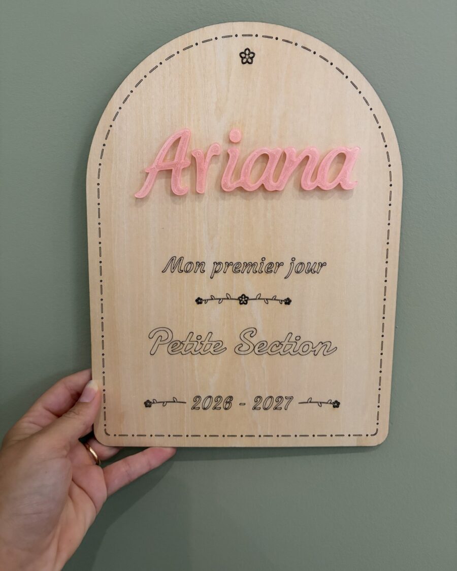 plaque-ariana-main